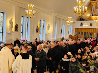 Niedziela Świętej Rodziny, czas modlitwy i odnowienia przysięgi małżeńskiej